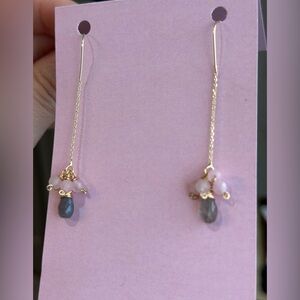 Delicate earrings made of labradorite and pink quartz.